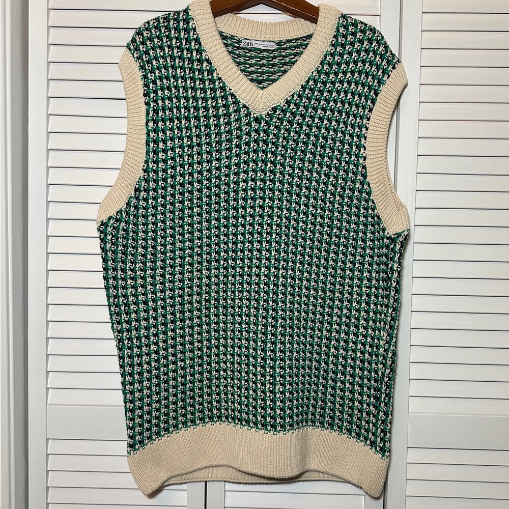Zara Green and Cream V-Neck Sweater